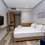 塔泰妮雅酒店 3* Sarandë