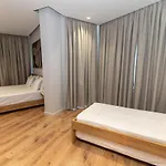 Titania Sarandë