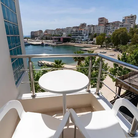 Titania Sarandë