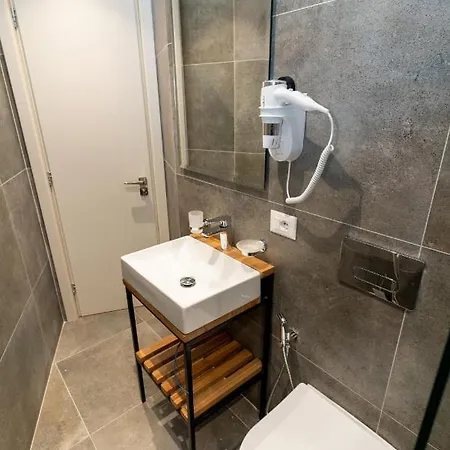 Hotell Titania Sarandë