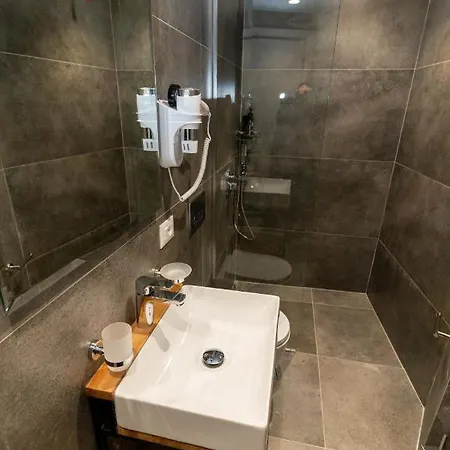 Titania Hotell