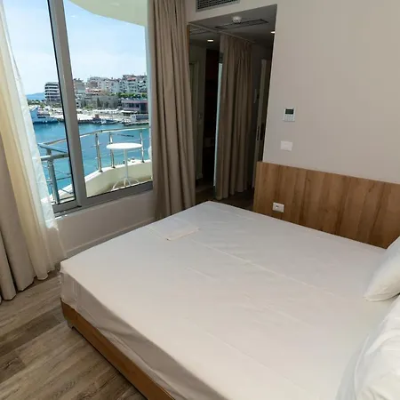 Titania Hotell 3*