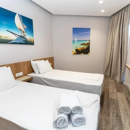 Titania Hotell 3*