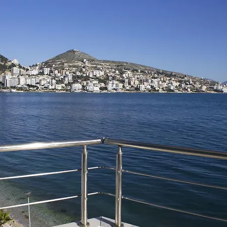 Titania Sarandë