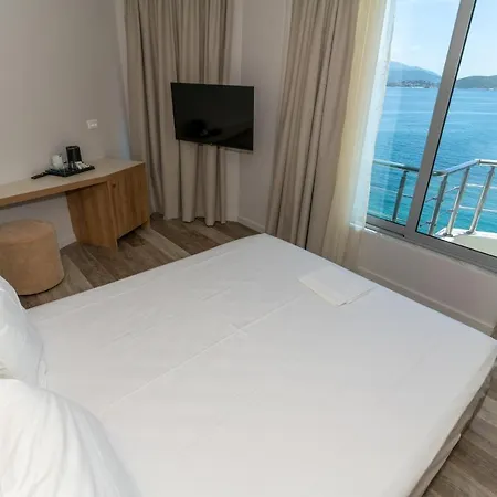 Titania Hotel