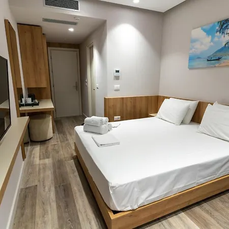 Hotel Titania 3*