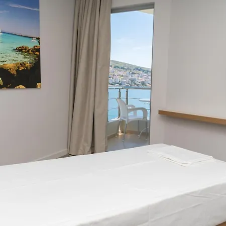 Titania 3* Sarandë
